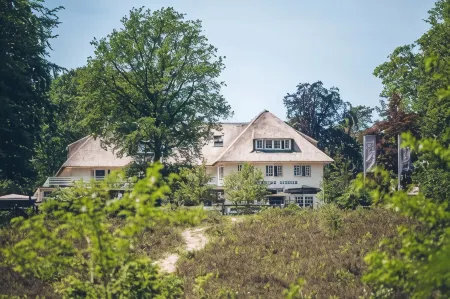 Landgoed de Uitkijk Hellendoorn Отели рядом с достопримечательностью «C1000 Museum»