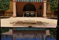 Casa Taos Hotels near Halima Saadia mosque