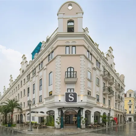 The Exquisite HaLong Hotel Отели в г. Халонг