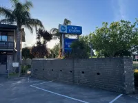 Governor Gipps Motor Inn - Motels