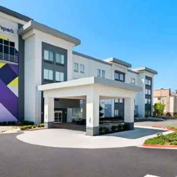 Spark by Hilton Little Rock West Hotels near Walmart Supercenter