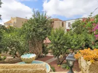 Hotel Rural Senderos de Abona Отели рядом с достопримечательностью «Terminal B of Tenerife South Airport»