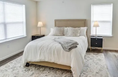 Charming 2-Bed, 2-Bath Apt. in Morgantown, Pa - Cozy Getaway with Comfort!