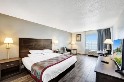 Plaza Hotel Fort Lauderdale فنادق في Tamarac