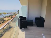 2-BEDROOM, 2-BATHROOM LUXURY APARTMENT WITH SEA AND HARBOR VIEW AND INFINITY POOL Hotel a Sari-Solenzara