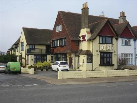 Gable End Hotel Отели в г. Роллсби