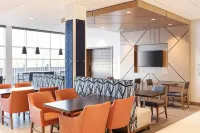 Holiday Inn Express & Suites CINCINNATI SE NEWPORT by IHG - breakfast