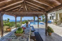 Away-from-it-All, Exceptional Sea Views Sleeps 10 - Homestays