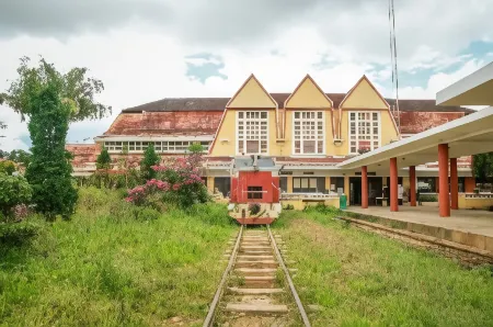 Summer Stay Dalat Отели рядом с достопримечательностью «Công viên Trung tâm Thành phố Mới Bình Dương»