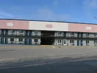 Little Bear Motel Hotels near Island Park