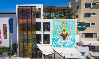 Nomads Hotel, Hostel & Rooftop Pool Cancun فنادق في 