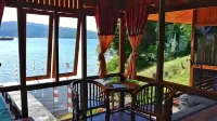 K2 Lembeh Dive Resort Hotels in Aertembaga