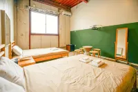 Fan! Aburatsu - Hostels