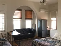 Northlodge Central City Apartments - Homestays