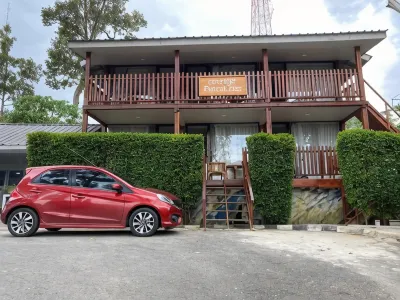 Reddoorz Plus @ Puncak Mas Cottage Hotel dekat D'Rajash Beach Lampung