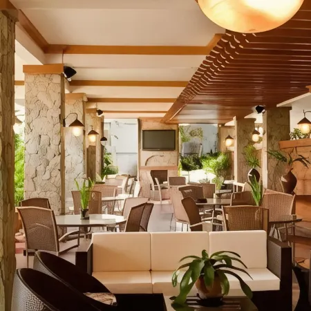 Chocolate and Berries Hotel