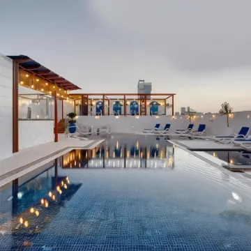 Donatello Hotel Отели рядом с достопримечательностью «Шоссе шейха Зайда»