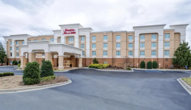 斯科茨伯勒歡朋套房酒店