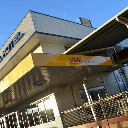 Isa Hotel