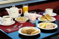 MIL810 Ushuaia Hotel - breakfast