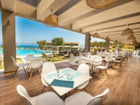 Robolla Beach Aparthotel