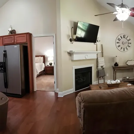 Comfortable In-Town Stay - Clayton, GA