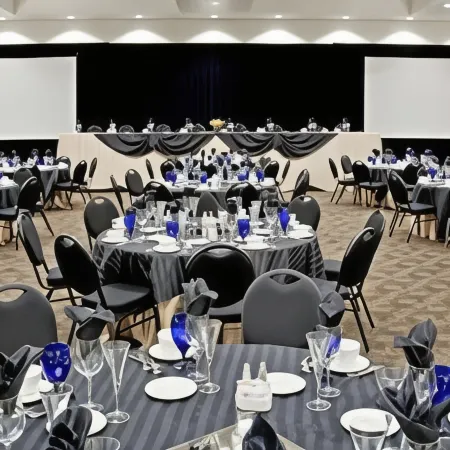 University Plaza Waterfront Hotel