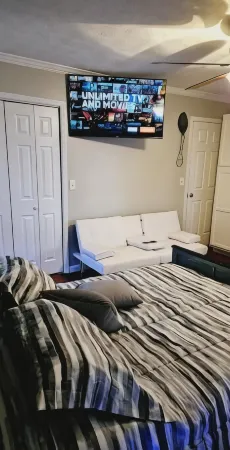 Studio Kevdaya 1 Отели рядом с достопримечательностью «Парк Бетти Молдин»