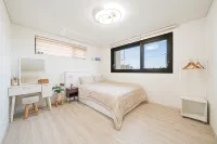 Jeju Oksangdalbit Pension Hotel a Hamdeok Beach