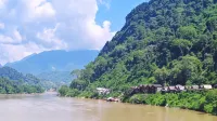 Dokchampa River View Villa - Homestays
