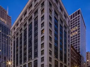 캐노피 바이 힐튼 시카고 센트럴 루프