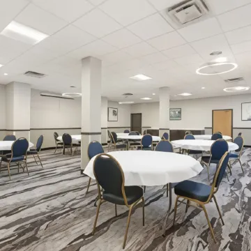 Best Western Plus Savannah Airport Inn  Suites