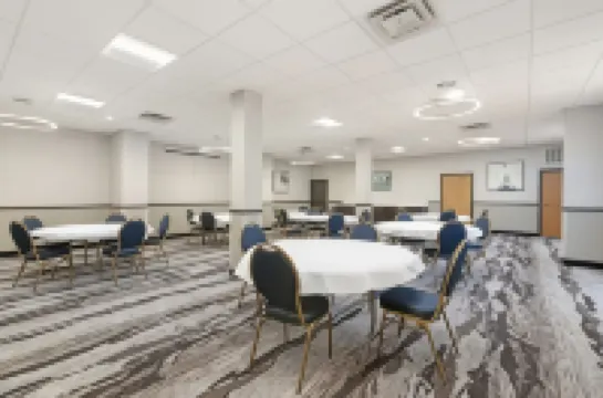 Best Western Plus Savannah Airport Inn  Suites