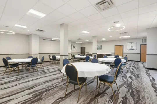 Best Western Plus Savannah Airport Inn Suites