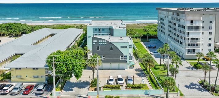 Impressive Oceanfront Townhouse Complex in Cocoa Beach Ξενοδοχεία στην πόλη Cocoa Beach