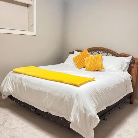 Cozy 2-bedrooms basement suite in Edmonton is minutes away from amenities!