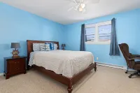 Couples retreat + Pets OK! Center of Town: Unit #2