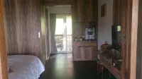 Applause In The Mountain - balcony