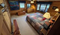 Lakefront Cabin-Giant Covered Porch-Gourmet Kitchen. Boulder Fire Pit! Bliss!!
