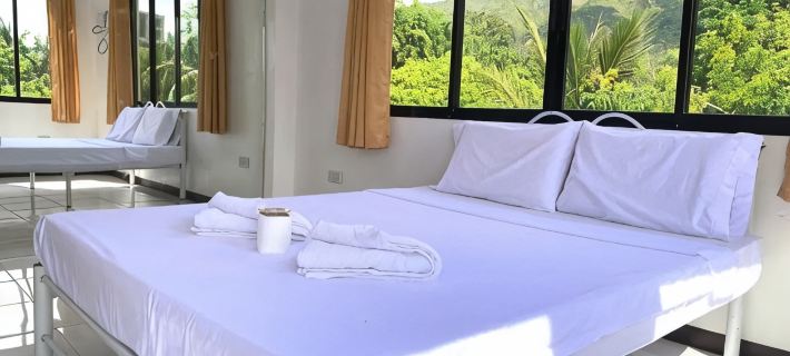 Luna Oslob Travellers Inn Hotels in Oslob