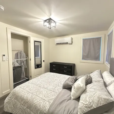 Cozy Modern Utica Retreat 2Bd • Private Home • Near Hospital, Downtown & Dining
