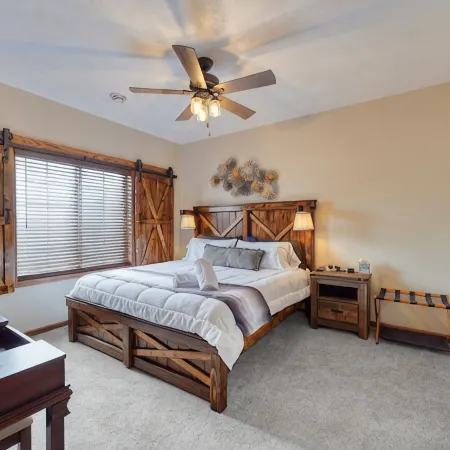 New Construction 2 King Luxury Suites Available Book Now Voted #1 in S, F,