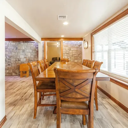 Compound on Lake - Gameroom/Dock/Pool/Hot tub - Sleeps 37