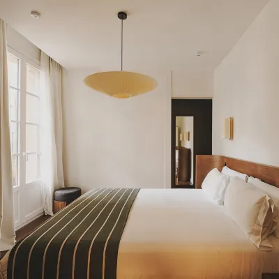 Hotel Regina Hotels near FGC - Plaça de Catalunya