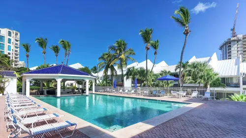 Beachfront condo at beautiful Cupecoy Beach Club.  2 bedroom, 3 bath, amenities! - Beach