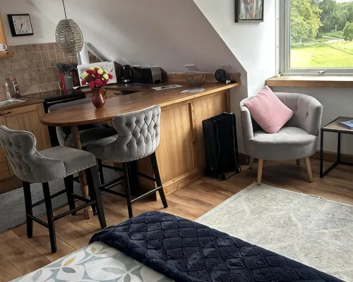 Cosy Studio Flat in the Friendly and Scenic Lochside Village of Dalavich, Argyll Hotels in Taynuilt