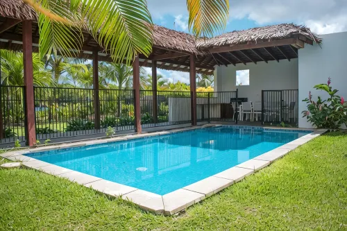 Luxury villa on the beach! - Homestays