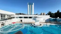 Lavicon Hotel Fregat - ที่มีบาร์