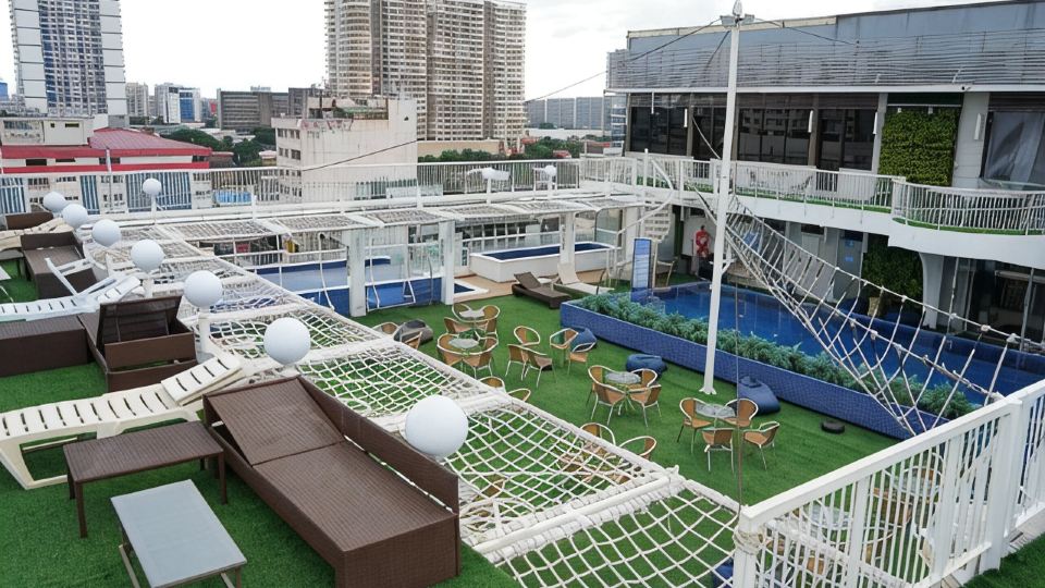 Selah Pods Hotel Manila
