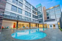 Aston Emidary Bangka Hotel and Conference Center - Pools
